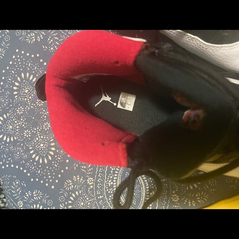Air Jordan - Picture 3 of 5